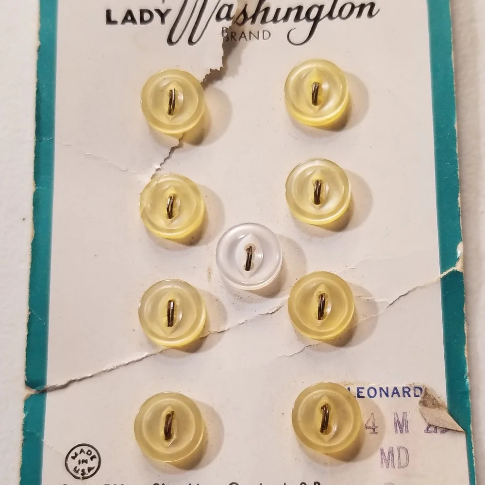 Lady Washington Vintage Round 9 Lot 2 Hole Size 16‎ Buttons Ivory Style 503